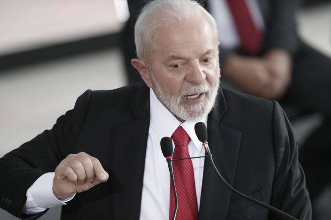 Lula da Silva acusa EUA de intervenções "não democráticas" na Venezuela e em Cuba