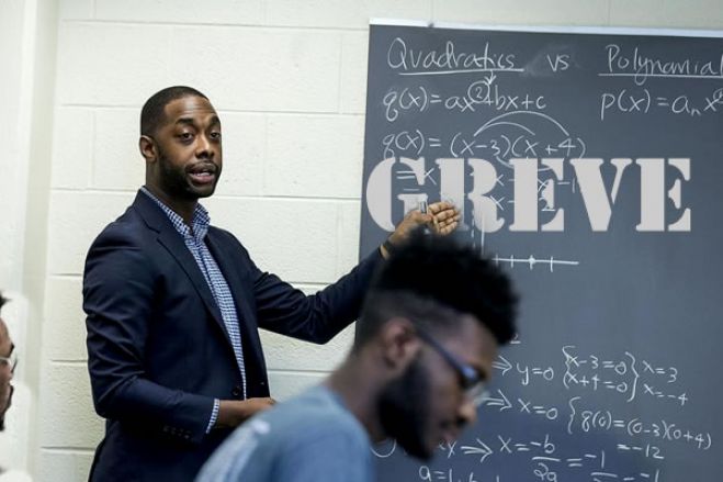 Professores universitários angolanos suspendem greve até fevereiro de 2023