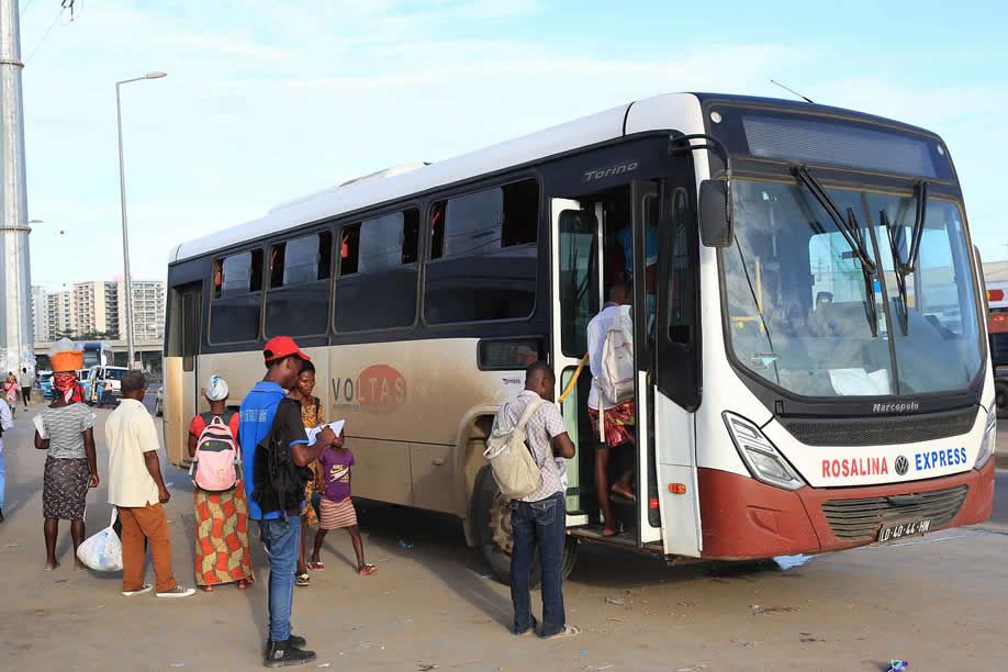 Transportadoras de passageiros públicas e privadas retomam operações em Luanda