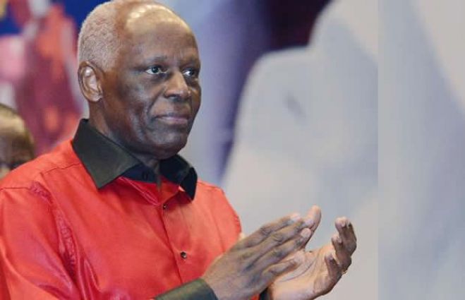 É oficial: Eduardo dos Santos recandidata-se à liderança do MPLA na quinta-feira