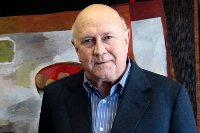 Frederik De Klerk pede desculpa aos sul-africanos por ter desvalorizado o apartheid