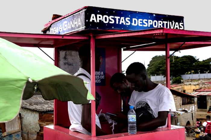 Jovens tentam a sorte e recorrem ao jogo como sustento em Luanda