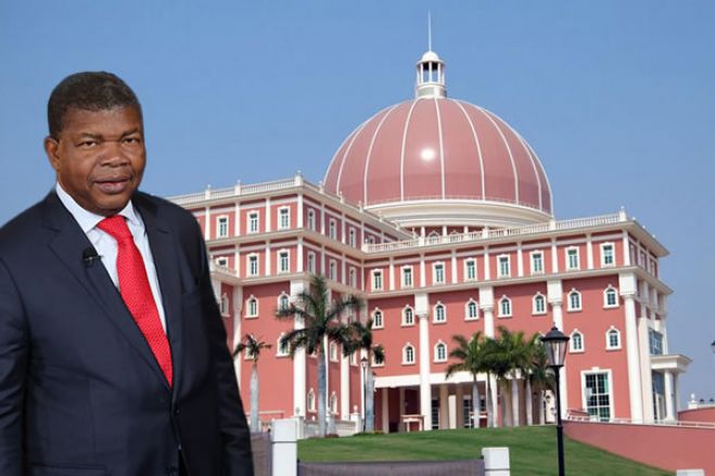 Comissão Permanente do Parlamento angolano avalia proposta da UNITA de destituição do PR