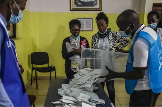 Associações cívicas angolanas exigem &quot;recontagem integral&quot; dos votos