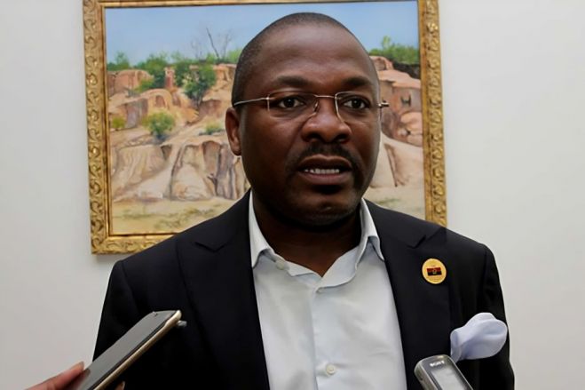 MPLA diz que epidemia de cólera em Angola é um &quot;grave desafio&quot;
