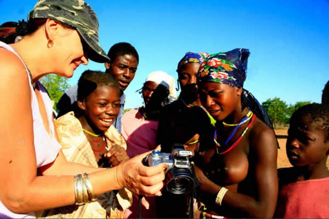 Turismo em Angola rendeu 35,2 milhões de dólares ao Estado em 2017 com 260 mil visitantes