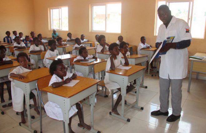 Angola investe quase US$ 874 mil para formar professores do ensino primário