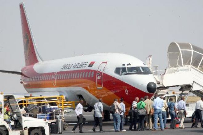 Aeroporto de Luanda retoma normalidade após remoção de aeronave acidentada