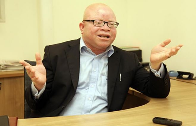 &quot;Dificilmente se consegue ver os políticos num diálogo sincero&quot;