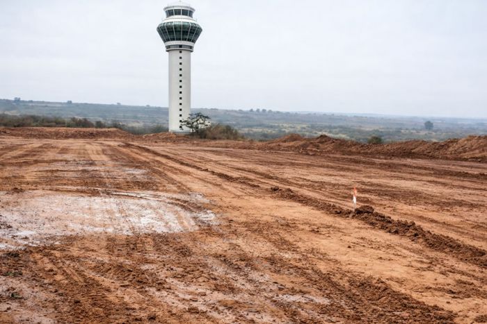 Luanda proíbe compra de terrenos e circulação de viaturas na área do novo aeroporto