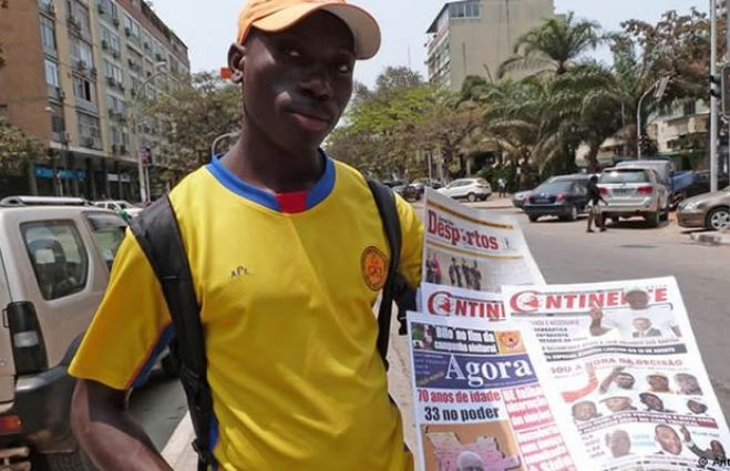 &quot;Interferências políticas na imprensa atrasam consolidação da democracia em Angola&quot; analistas