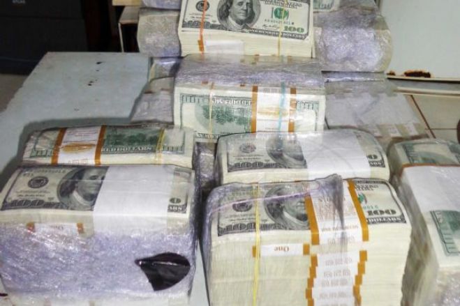 Polícia angolana apreende mais de um milhão de dólares falsos