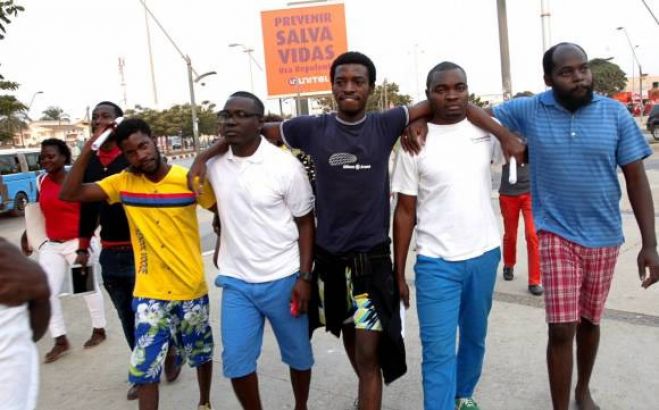 Luaty Beirão e outros activistas detidos e &quot;agredidos&quot; em Luanda