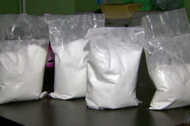 Polícia prende cidadã brasileira no aeroporto de Luanda com 4,3 kg de cocaína