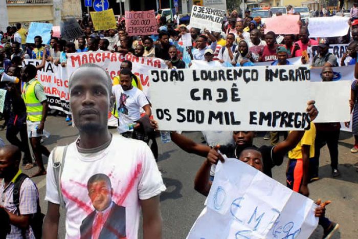 Estudantes angolanos consideram “eleitoralista” criação de 83.500 empregos até 2021