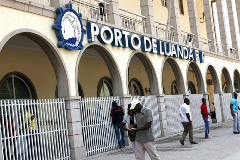 Despedimentos  em massa à   vista no Porto  de Luanda pela  DP World