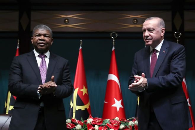 João Lourenço propõe "cooperação estratégica" com Turquia e pede mais investimento