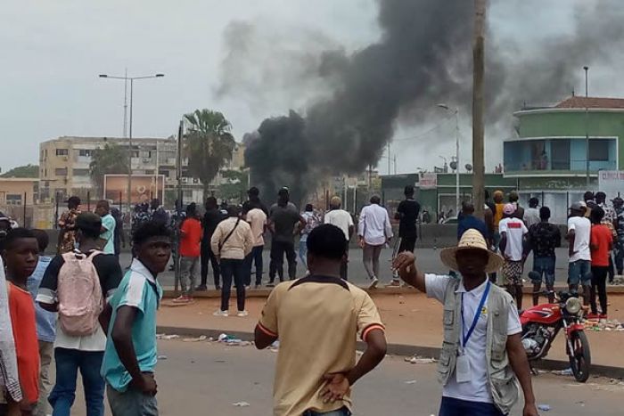 Condenadas 13 pessoas por envolvimento em motim no funeral do kudurista angolano “Nagrelha”
