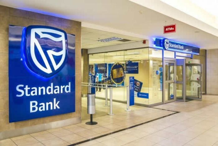 Strandard Bank convoca assembleia-geral para destituir Carlos São Vicente