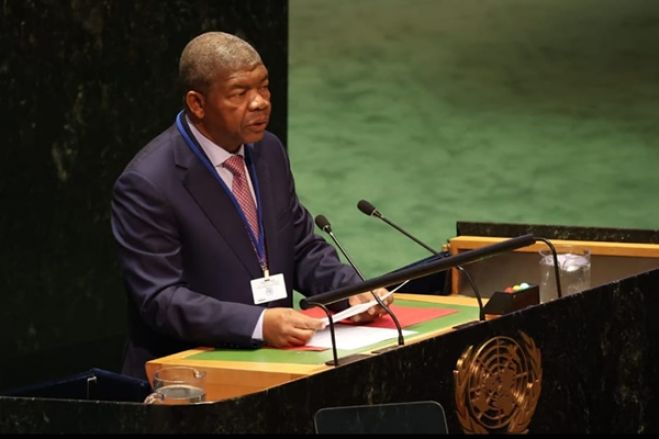 João Lourenço apela à comunidade internacional que se abstenha de medidas punitivas unilaterais