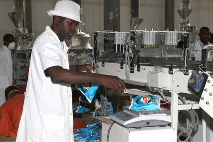 Revisão em baixa do crescimento de Angola mostra &quot;fraquezas da economia&quot;