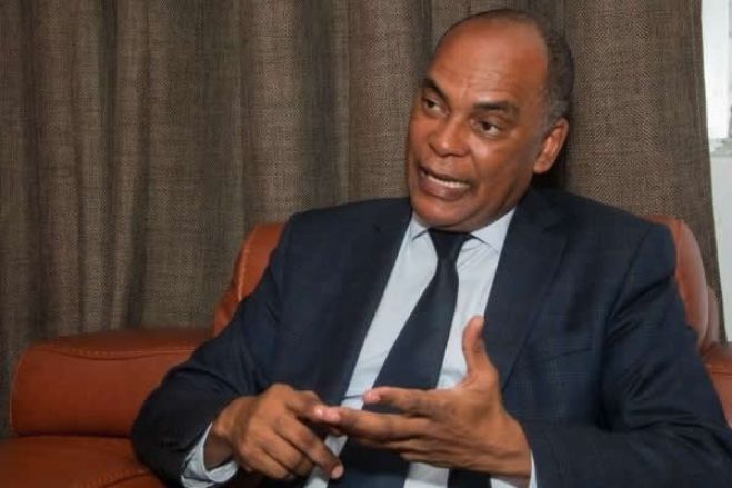 Em Angola, “o combate à corrupção que tanto se divulga, na prática, não se verifica”