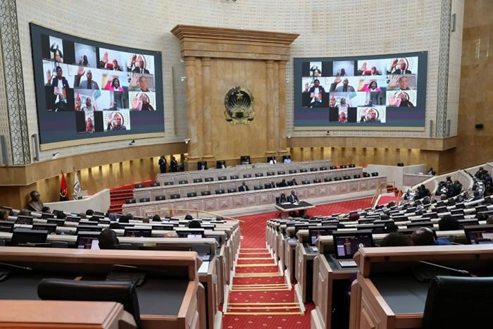Parlamento aprova proposta de lei para identificar verdadeiros donos de empresas em Angola
