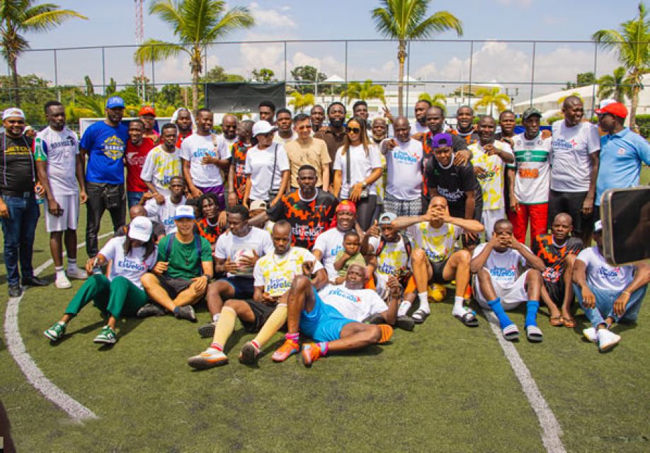 Jetour Angola celebra espírito do desportivo com partida de futebol entre ex-craques da selecção e artistas angolanos
