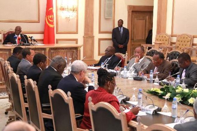 Conselho da República exorta Executivo angolano a investir fora do petróleo