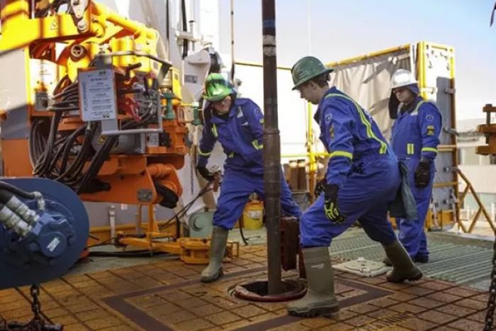 Eni anuncia nova descoberta de petróleo angolano no Bloco 15/06
