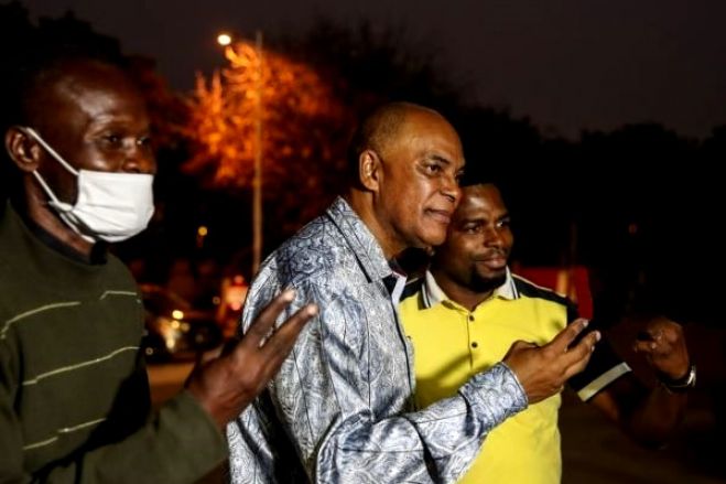 Eleições 2022: Líder da UNITA vai à missa e espera “tranquilidade” eleitoral e respeito pelo voto