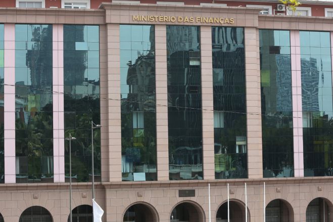 ONG indignada com “corrupção e imoralidade” nas Finanças de Angola