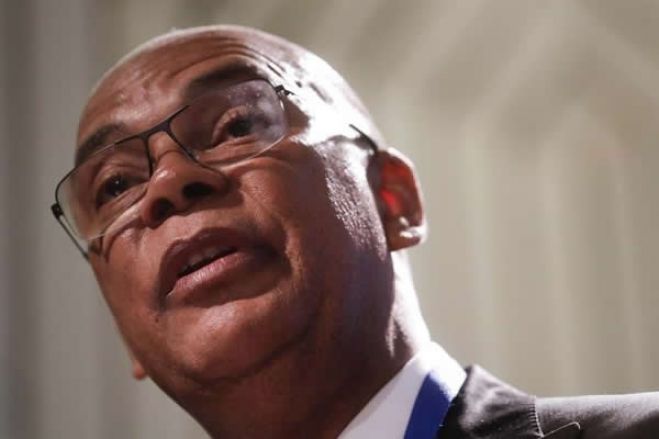 ACJ acusa JLo de incentivar a corrupção ao assinar “contratos simplificados todos os dias”