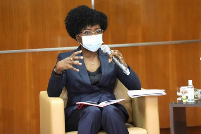 Angola espera reduzir &quot;stock&quot; da dívida para menos de 100% até 2023