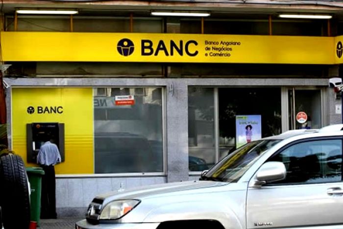 Património do BANC causa conflito entre antigos trabalhadores e juiz