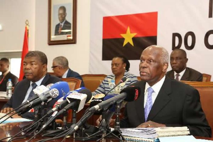 MPLA diz que transição com saída de Eduardo dos Santos decorre com “harmonia