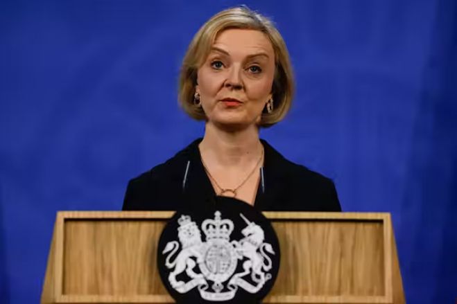 Liz Truss renuncia ao cargo de primeira-ministra do Reino Unido