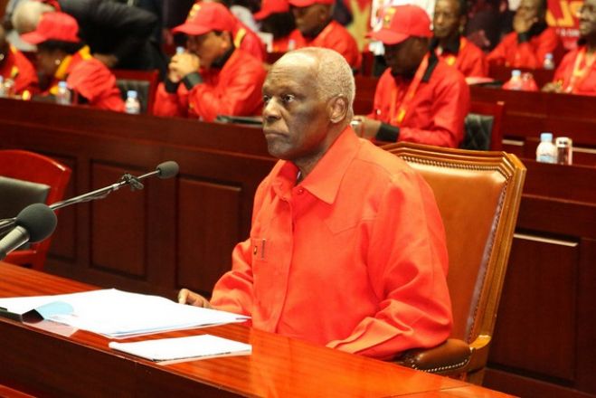 MPLA com homenagem a José Eduardo dos Santos no dia da independência