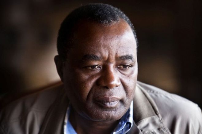 Ex-PM de Angola pergunta se Portugal deve &quot;angolanizar&quot; justiça
