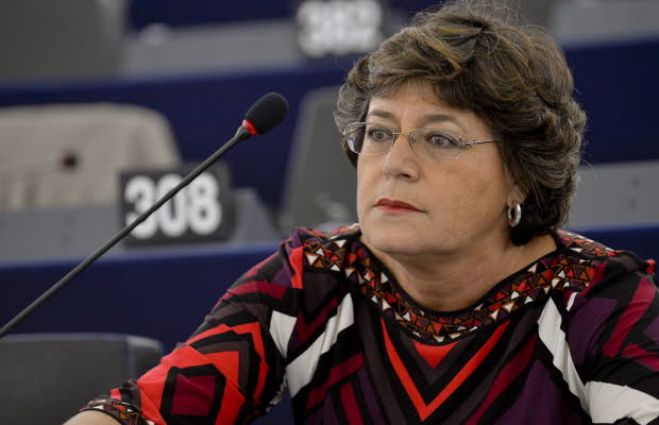 Nepotismo e corrupção em Angola permitem manutenção da detenção dos ativistas -- Ana Gomes
