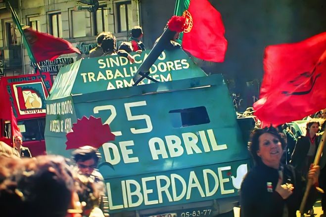 UNITA pede ao PR que colha experiência da revolução portuguesa para melhorar democracia angolana