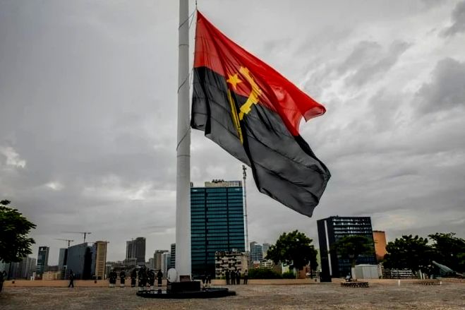 Abençoada independência - amaldiçoado regime