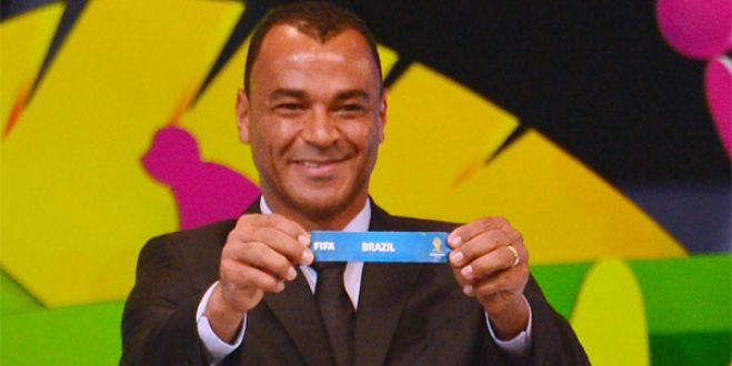 Brasil já estava confirmado no Grupo A; ex-lateral Cafu, campeão em 2002, exibe papel da Seleção