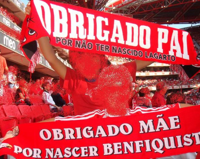 Lotação esgotada na Casa 70 do Benfica, festa na marginal de Luanda