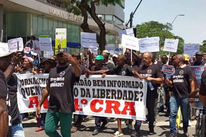 Jornalistas angolanos marcharam contra ataques à integridade e violação de liberdades