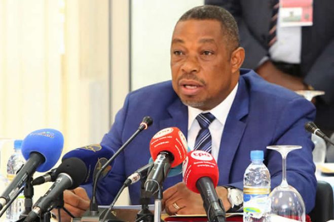 Ministro do Interior diz que dificuldades financeiras afetaram promoção de efetivos