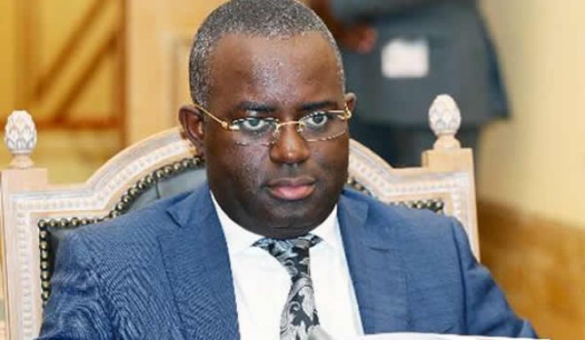 Conselho de auditoria 'chumba' U$ 68 milhões do BNA para comprar casas