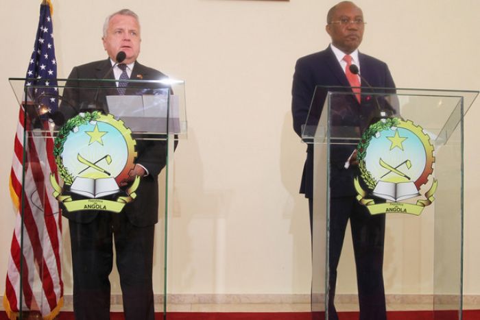 Governo angolano quer apoio dos EUA para combate à corrupção e regresso dos bancos correspondentes