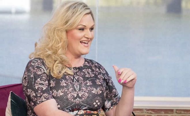 Chelsea Attonley, de 30 anos quer voltar a ser homem porque ser mulher &quot;dá muito trabalho&quot;