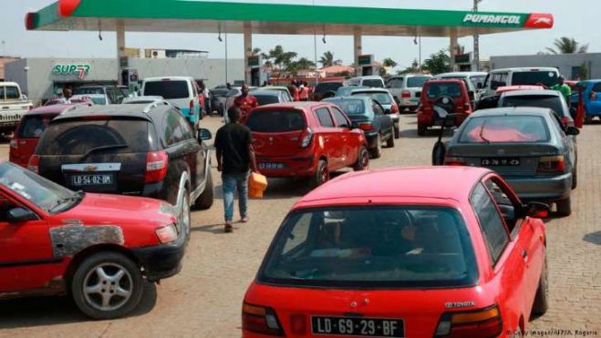 Falta de combustível provoca longas filas em Luanda